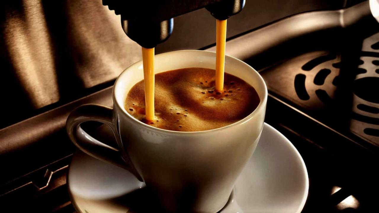 Làm thế nào để chọn mua máy xay cà phê chất lượng? pha che au viet 1 1