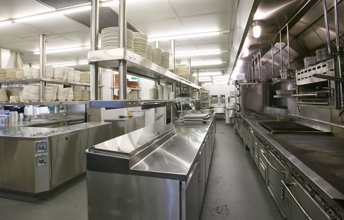 Tại sao nên sử dụng kệ inox trong bếp ăn công nghiệp? ke inox 3