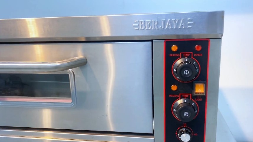 Lò nướng bánh Berjaya 1 tầng BJY-E3KW-1BD dùng điện bảng điều khiển
