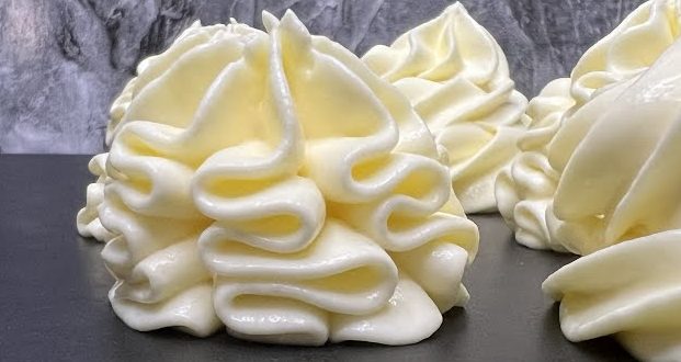 Cùng tìm hiểu về kem Whipping Cream Là Gì? Và cách làm Whipping Cream đơn giản tại nhà hinh anh whipping cream e1718330490143